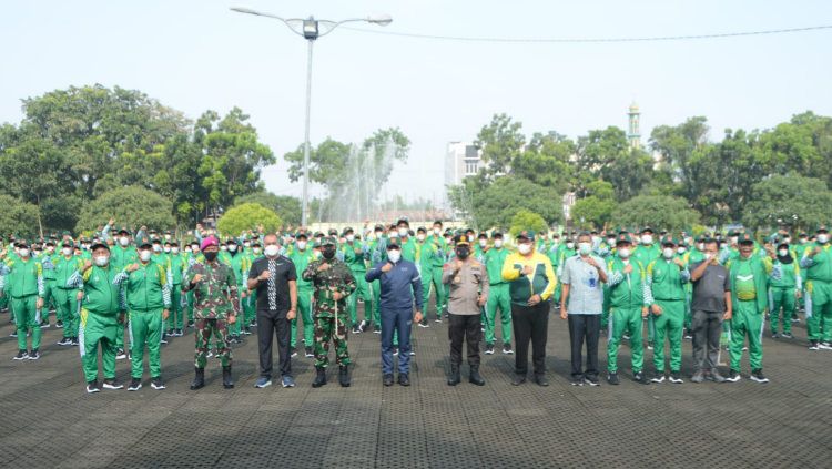 Gubernur Edy Rahmayadi bersama Forkompinda Sumut, foto bersama dengan para kontingen. Copyright: © Aldi Aulia Anwar/INDOSPORT