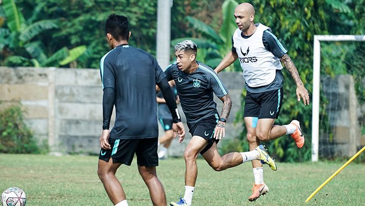 Bruno SIlva saat menjalani latihan bersama tim PSIS Semarang. Copyright: © Media PSIS