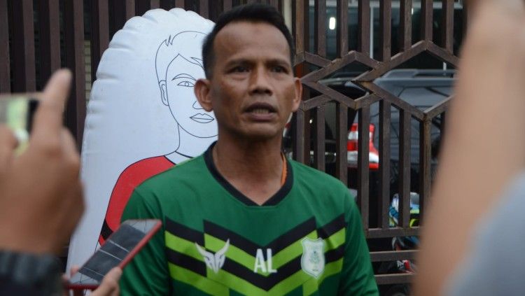 Pelatih kepala PSMS Medan, Ansyari Lubis, buka suara soal laga kontra Tiga Naga di Liga 2. Copyright: © Aldi Aulia Anwar/INDOSPORT