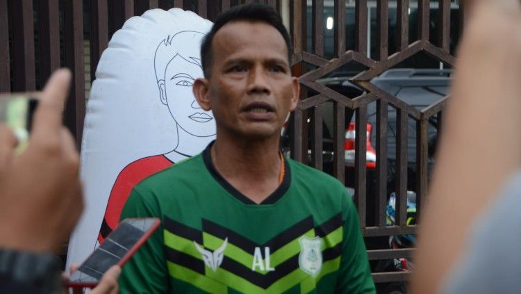 Pelatih kepala PSMS Medan, Ansyari Lubis. Copyright: © Aldi Aulia Anwar/INDOSPORT