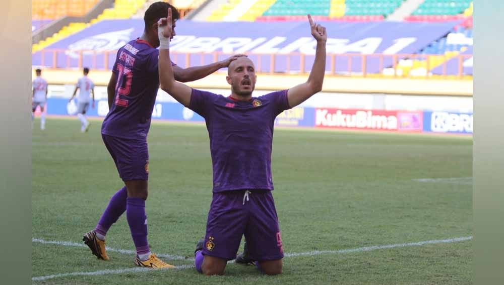 Youssef Ezzejari mencetak 2 gol meski Persik kalah 2-3 dari PSM. Copyright: © MO Persik