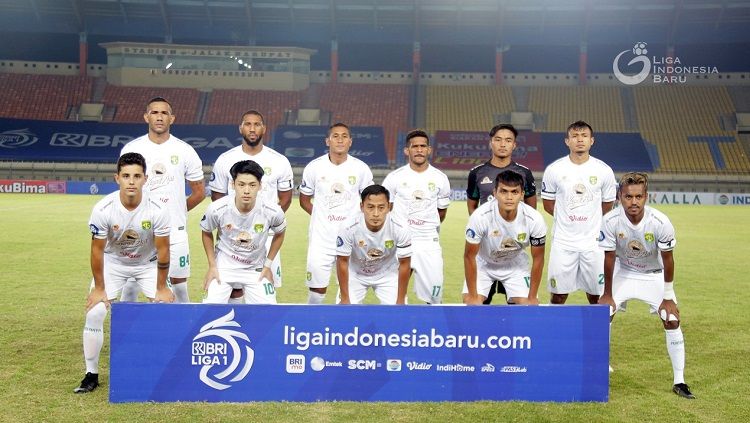 Persebaya Surabaya bakal bertemu Persipura Jayapura pada seri kedua Liga 1 2021-2022, Sabtu (16/10/21) nanti. Copyright: © PT LIB