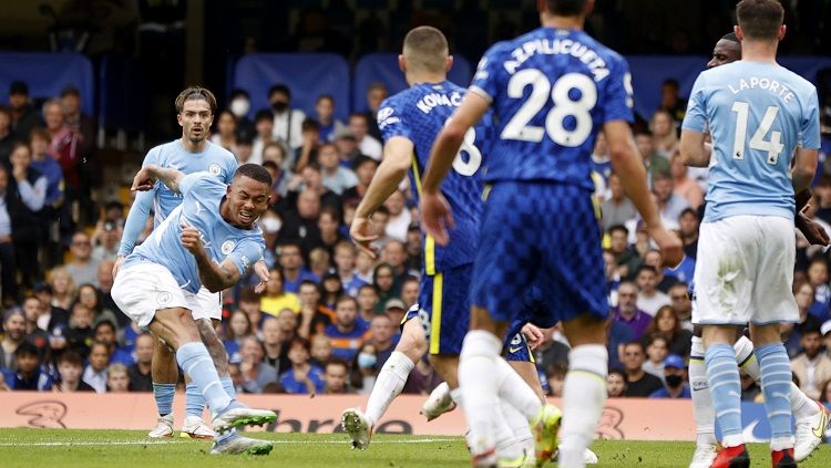 Striker Gabriel Jesus mencetak gol kemenangan Manchester City atas Chelsea dalam pertandingan Liga Inggris, Sabtu (25/9/21). Copyright: © Premier League