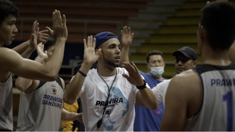 Pelatih Prawira Bandung, David Singleton, buka suara soal venue playoff IBL 2022 di Kota Kembang. Foto: Prawira Bandung. Copyright: © Prawira Bandung