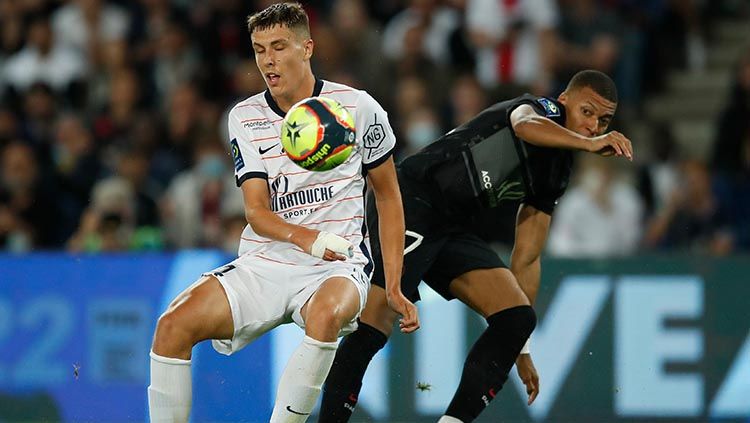 Aksi Kylian Mbappe di laga PSG vs Montpellier dalam lanjutan Ligue 1 Prancis. Copyright: © REUTERS