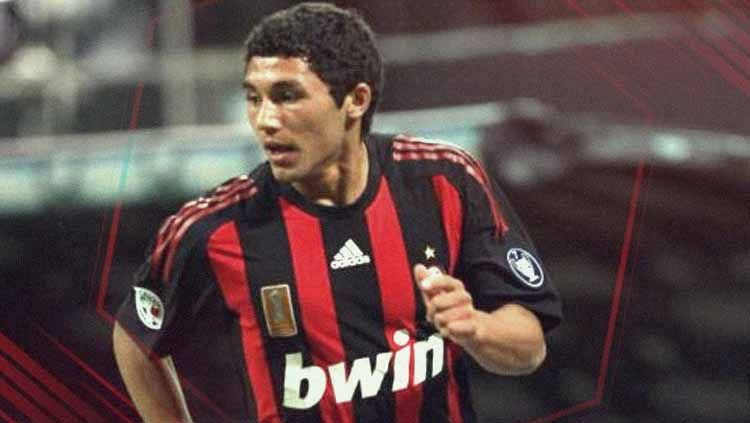 Tabare Viudez saat berseragam AC Milan. Copyright: © The World News