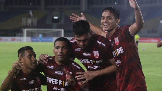 Laga pembuka Liga 2  antara Persis Solo vs PSG Pati, di Stadion Manahan, Minggu (26/09/21). Copyright: © Prabowo/INDOSPORT