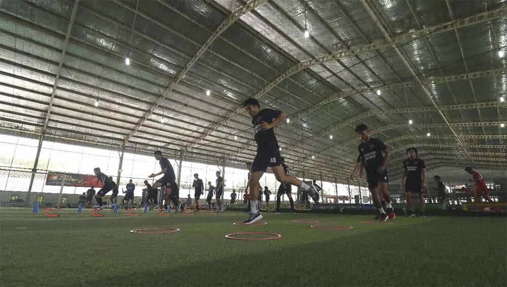 Skuat PSM Makassar saat menggelar latihan di Hadhamas Futsal, Cikarang. Copyright: © Official PSM Makassar