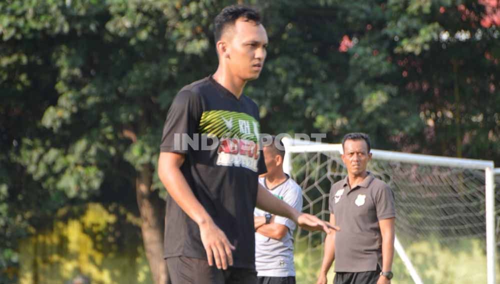 Pemain PSMS Medan, Rachmad Hidayat, mengaku siap bermain musim ini. Copyright: © Aldi Aulia Anwar/INDOSPORT