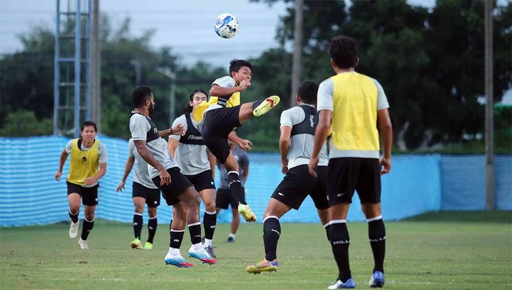 Latihan Timnas Indonesia jelang pertandingan kedua melawan Taiwan di Playoff Kualifikasi Piala Asia 2022. Copyright: © Bandung Saputra/PSSI