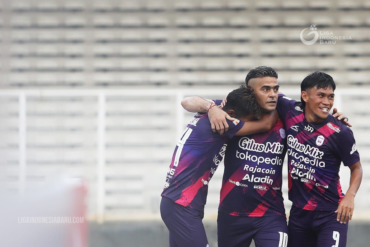 Selebrasi gol pemain Rans Cilegon FC di Liga 2 2021. Copyright: © PT LIB