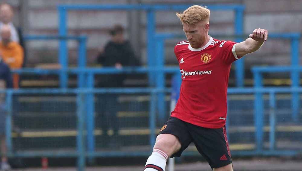 Paul McShane, pemain yang baru saja kembali ke Manchester United. Copyright: © Manchester united