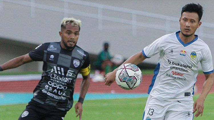 AHHA PS PATI kembali menelan kekalahan pada pekan keempat Liga 2 2021. Mereka harus mengakui keunggulan PSIM Yogyakarta dengan skor 0-2 di Stadion Manahan pada Selasa (19/10/21). Copyright: © Official PSIM