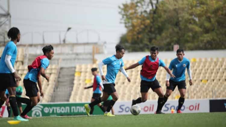 Latihan Timnas U-23 di Tajikistan Copyright: © PSSI