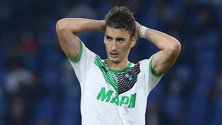 Raksasa Liga Italia, AC Milan, dikabarkan tengah bersaing dengan lima klub lain demi jasa Filip Djuricic, playmaker Serbia andalan Sassuolo. Copyright: © Massimo Insabato/Archivio Massimo Insabato/Mondadori Portfolio via Getty Images