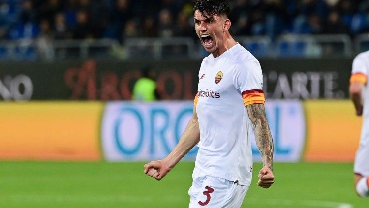 Selebrasi Roger Ibanez di laga Cagliari vs AS Roma (28/10/21). Copyright: © twitter.com/ASRomaEN