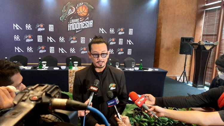 Klub Basket Louvre Indonesia menggaet Denny Sumargo untuk menjadi Presiden Klub jelang mengikuti ajang Asean Baskeyball League (ABL). Copyright: © Zainal Hasan/INDOSPORT