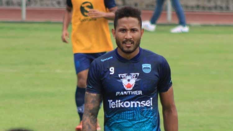 klub Liga 1, Persib Bandung, akan kembali mendatangkan pemain asing untuk menggantikan posisi Wander Luiz yang baru saja dilepas, Kamis (16/12/21). Copyright: © Arif Rahman/INDOSPORT
