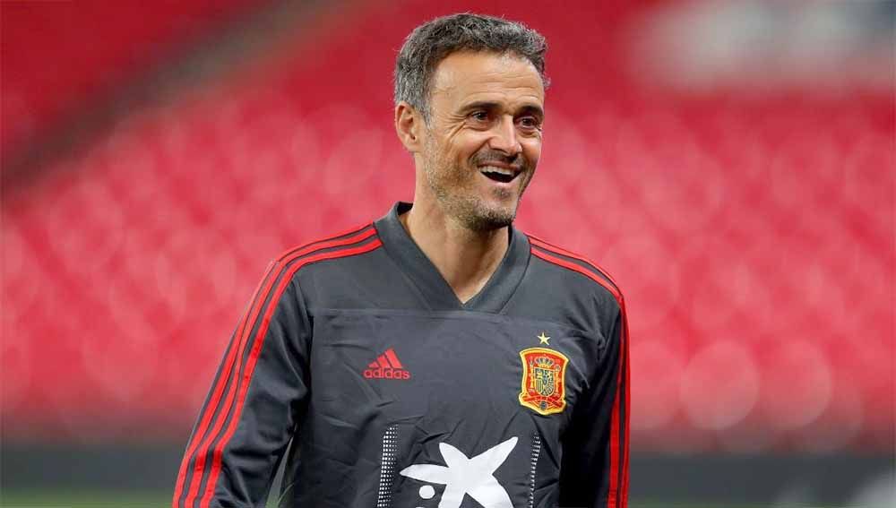 Gelaran Piala Dunia 2022 di Qatar tinggal menunggu waktu untuk bergulir, tetapi pelatih Timnas Spanyol, Luis Enrique, dibuat pusing oleh para pemain Barcelona. Copyright: © Sky Sports