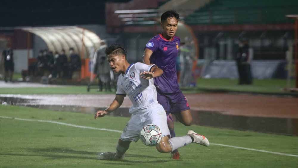 Pertemuan pertama Persik Kediri vs Arema FC di laga BRI Liga 1 2021/2022. Copyright: © MO Arema FC
