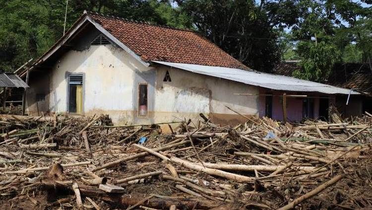 Banjir bandang Garut rusak bangunan dan fasilitas umum. Copyright: © garutkab.go.id