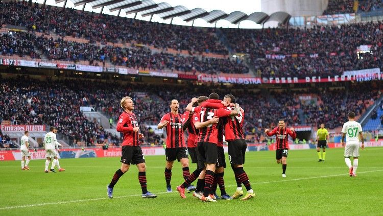 Prediksi untuk pertandingan pekan ke-38 Liga Italia 2021/2022 antara Sassuolo vs AC Milan yang digelar pada Minggu (22/05/22) pukul 23.00 WIB.
 Copyright: © REUTERS/Daniele Mascolo