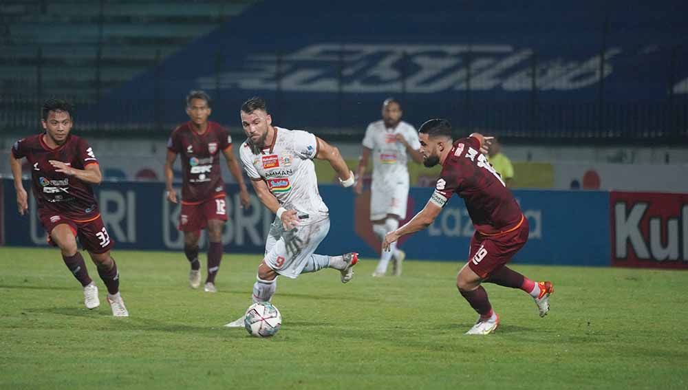 Borneo FC malah membahas paracetamol usai menggebuk Persija Jakarta dan membuat Andritany kebobolan dua gol di BRI Liga 1 2021-2022. Copyright: © Persija