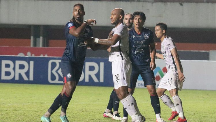 Winger Bali United, Muhammad Rahmat, mengakui tak mudah membongkar pertahanan Arema FC dalam laga pekan ke-15 Liga 1 2021/2022. Copyright: © Nofik Lukman Hakim/INDOSPORT