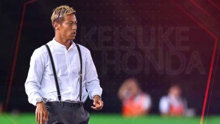 Legenda sepak bola Jepang, Keisuke Honda, meninggalkan posisinya sebagai manajer umum Kamboja yang meraih hasil buruk di SEA Games 2023. Copyright: © AFF/INDOSPORT