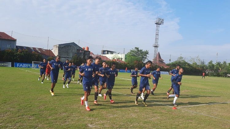Latihan pemain Sriwijaya FC menjelang babak 8 besar Liga 2 2021. Copyright: © Media Sriwijaya FC