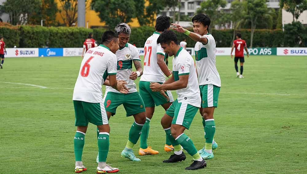 Selebrasi para pemain Timnas Indonesia usai cetak gol ke gawang Laos di Piala AFF 2020. Copyright: © PSSI