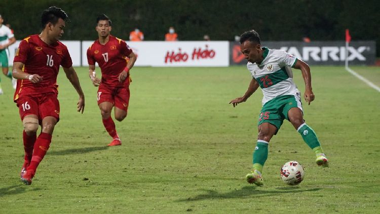 Aksi Irfan Jaya di Piala AFF 2020 Bersama Timnas Indonesia vs Vietnam Copyright: © PSSI