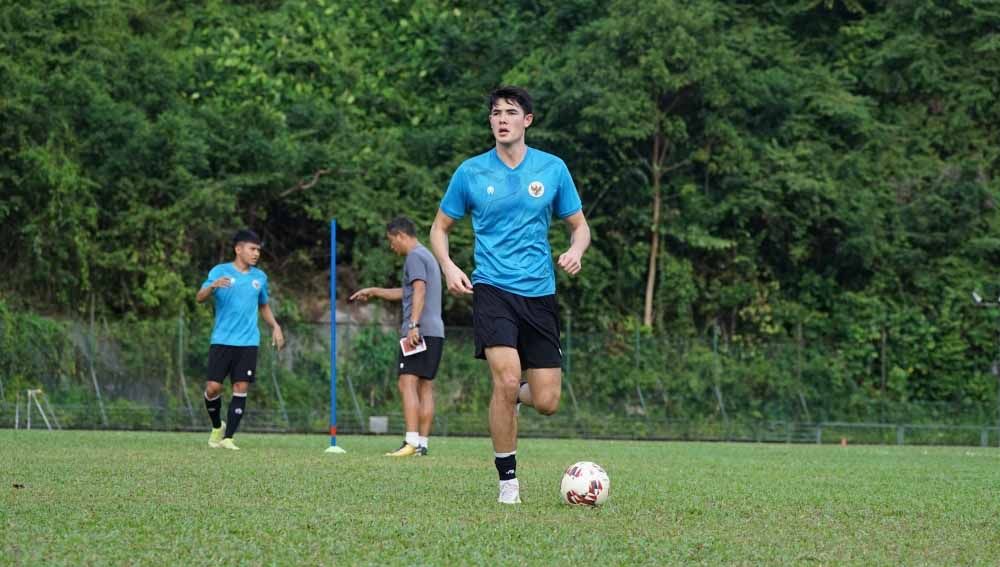 Pelatih Shin Tae-yong sudah mempersiapkan strategi jitu apabila Elkan Baggott tidak bisa memperkuat Timnas Indonesia di Piala AFF 2022. Copyright: © PSSI