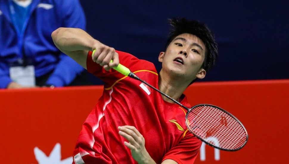 Loh Kean Yew, tunggal putra asal Singapura disingkirkan Jonatan Christie di babak perempat final Badminton Asia Championships 2022. Copyright: © jpnn