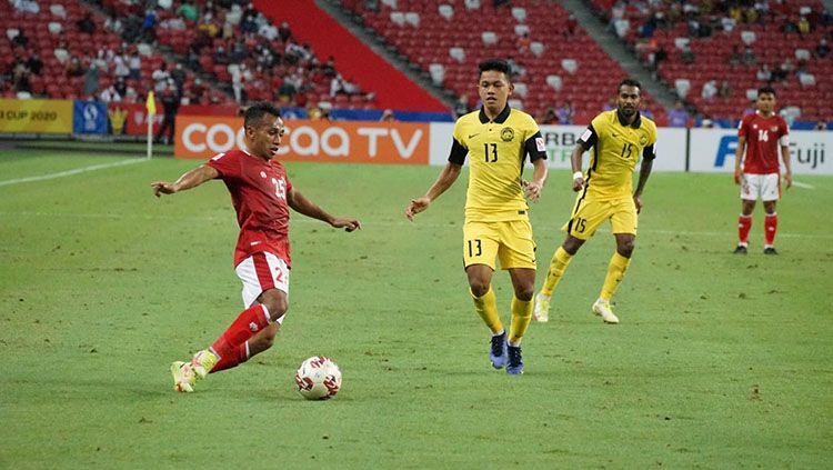 Timnas Indonesia libas Malaysia di Piala AFF 2020, Minggu (19/12/21). Eks kapten tim Italia, Emir Eranoto mengaku bangga hingga berlinang air mata. Copyright: © PSSI