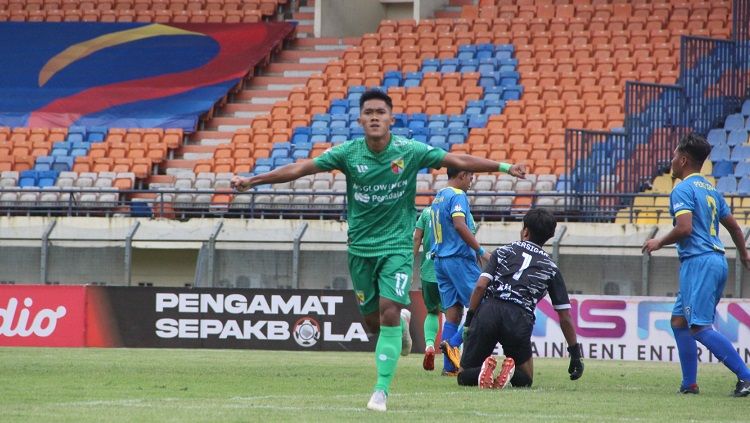 Striker Persikab Bandung, Dwiki Mardiyanto, menjadi top skor Liga 3 2021 zona Jawa Barat. Copyright: © Media Persikab Bandung