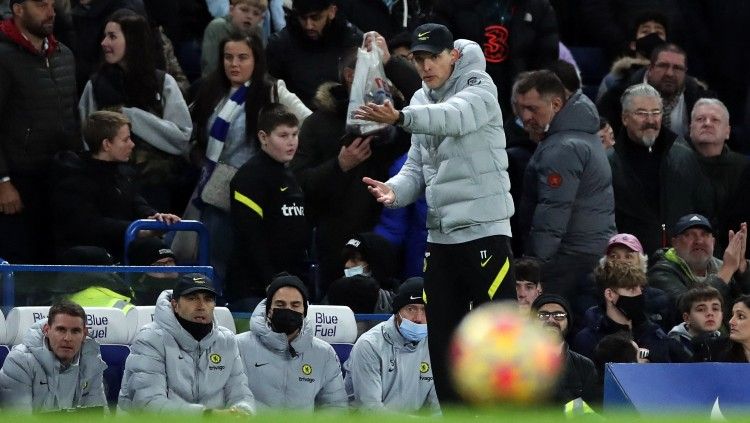 Thomas Tuchel di laga Chelsea vs Liverpool (02/01/22). Copyright: © Reuters/Peter Cziborra