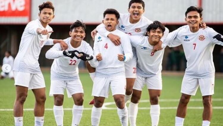 Jadwal Garuda Select pekan ini, skuat Indonesia ditantang untuk melanjutkan win streak melawan Doncaster Rovers U-18, Selasa (22/02/22) mendatang. Copyright: © Garuda Select