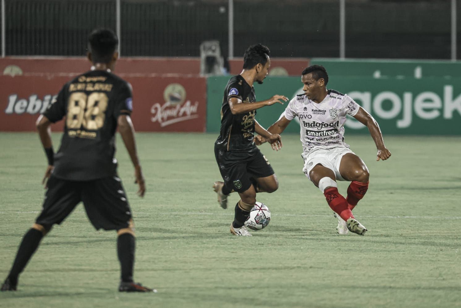 Bali United saat dikalahkan Persebaya 1-3 pada putaran pertama Liga 1 2021/2022, akhir tahun lalu. Copyright: © Media Oficer Bali United