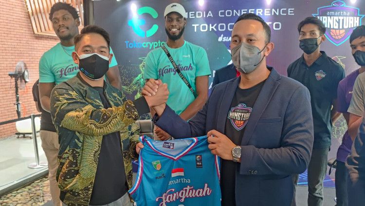 Tokocrypto, sponsor yang akan menyokong tim Amartha Hangtuah selama IBL 2022. Copyright: © Hangtuah Jakarta