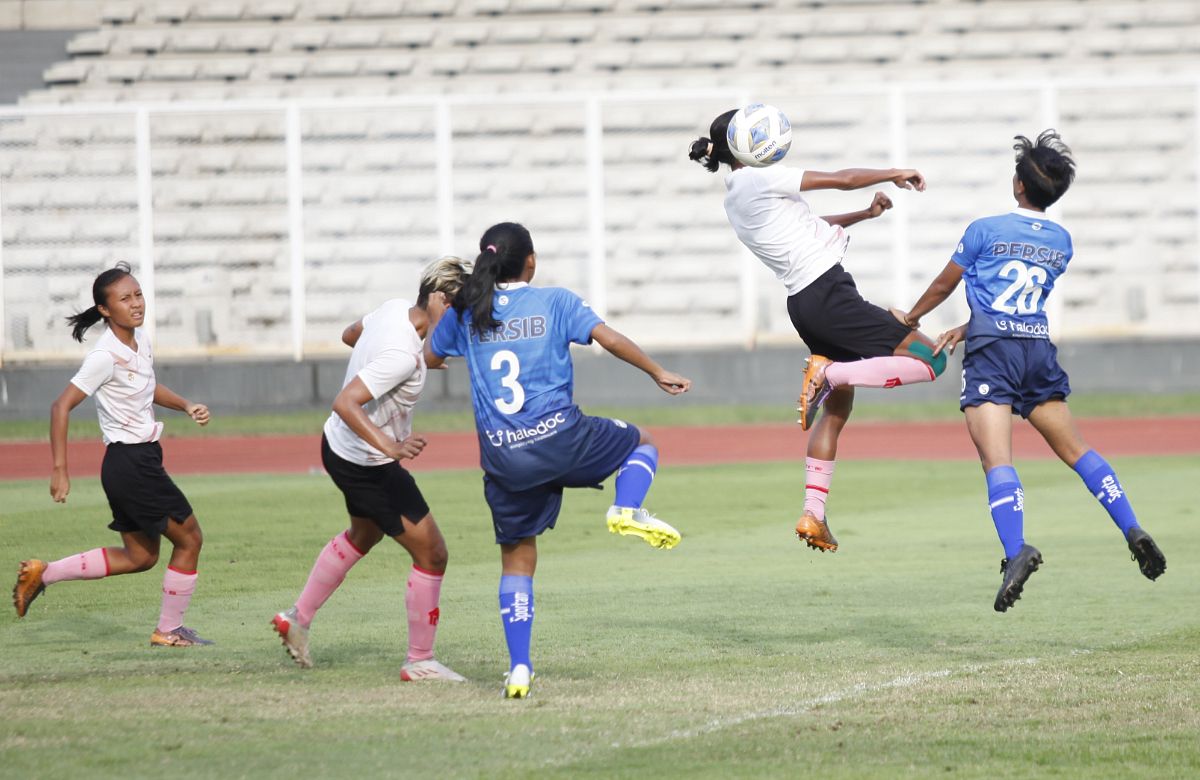 Timnas Indonesia Putri kembali menjadi sorotan media Vietnam lantaran memutuskan tidak berpartisipasi di ajang SEA Games 2023 di Kamboja. Copyright: © Herry Ibrahim/INDOSPORT