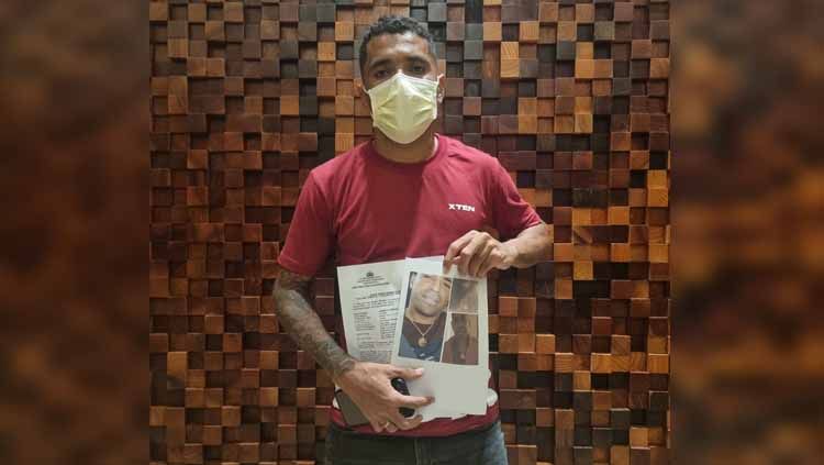 Striker Madura United, Alberto Goncalves da Costa secara resmi mengirim laporan kepada pihak kepolisian pasca insiden penjambretan yang dialaminya di Bali. Copyright: © MO Madura Utd