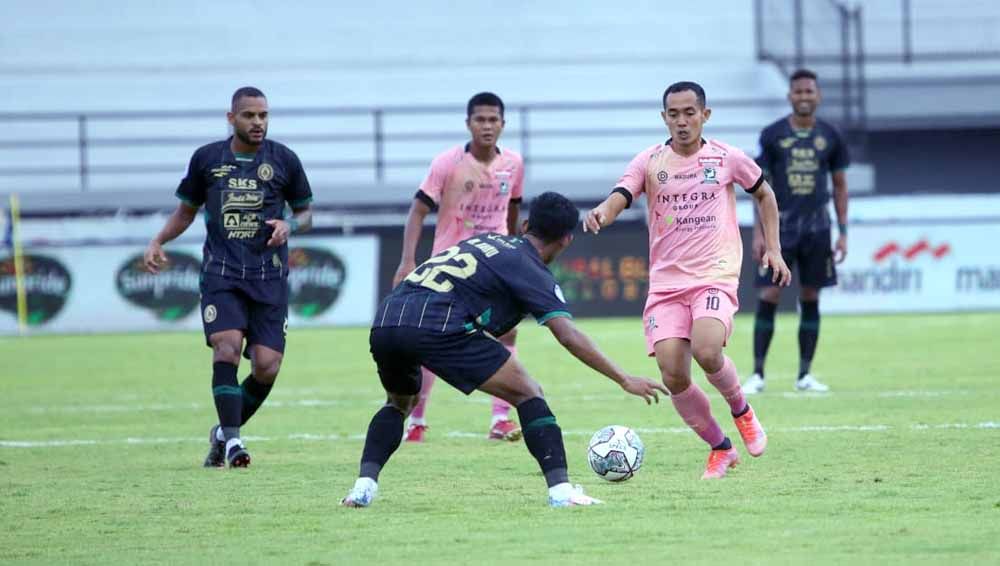 Madura United kembali gagal mewujudkan target tiga poin dalam laga pekan ke-20 Liga 1 menghadapi PSS Sleman di Stadion Kapten I Wayan Dipta Gianyar Bali, Selasa (18/01/22). Copyright: © MO Madura United