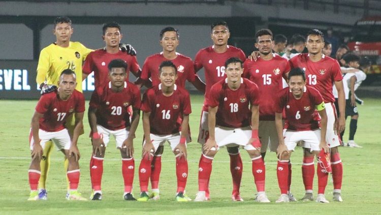 Skuat Timnas Indonesia saat hadapi Timor Leste di laga ujicoba, Kamis (28/01/22). (Foto: Nofik Lukman Hakim/INDOSPORT) Copyright: © Nofik Lukman Hakim/INDOSPORT