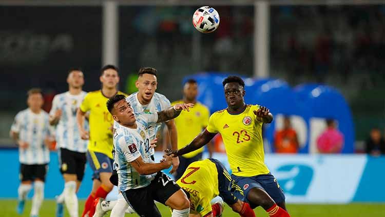 Situasi pertandingan Argentina kontra Kolombia pada laga kualifikasi Piala Dunia 2022 zona CONMEBOL, Rabu (02/02/22 Copyright: © REUTERS/Agustin Marcarian