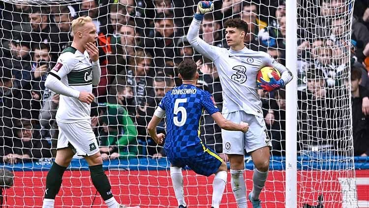 Newcastle United tengah menghadapi dilema, salah satunya soal perekrutan kiper Chelsea, Kepa Arrizabalaga. FOTO: REUTERS/Tony Obrien. Copyright: © REUTERS/Tony Obrien