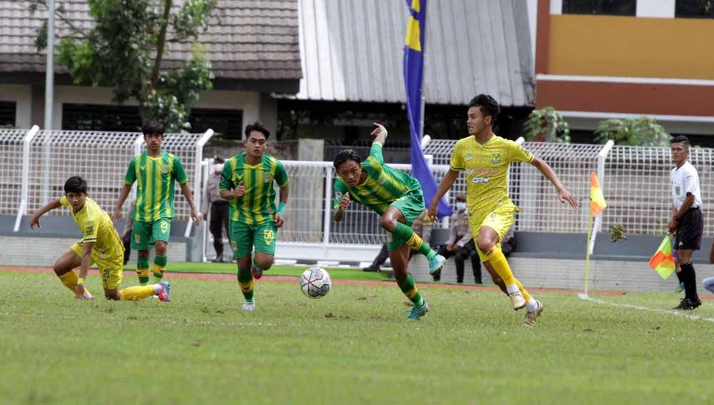 Pertandingan antara Persikota Tangerang vs Persikasi Bekasi di Liga 3. Foto: Persikota Copyright: © Persikota