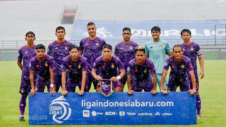 Persik sukses melakukan revans atas Arema FC melalui kemenangan tipis 1-0 pada pekan ke-28 Liga 1, namun dua pemain Macan Putih harus tumbang usai laga ini. Copyright: © PT LIB