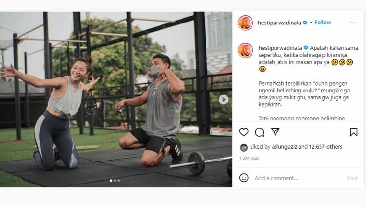 Basah keringat saat Calisthenics Workout, Hesti Purwadinata dibilang makin hot. Copyright: © hestipurwadinata/INSTAGRAM