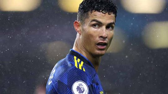 Cristiano Ronaldo dalam pertandingan Liga Inggris melawan Burnley di stadion Turf Moor, Burnley, (Rabu, 09/02/22). FOTO: Reuters/Carl Recine Copyright: © Reuters/Carl Recine